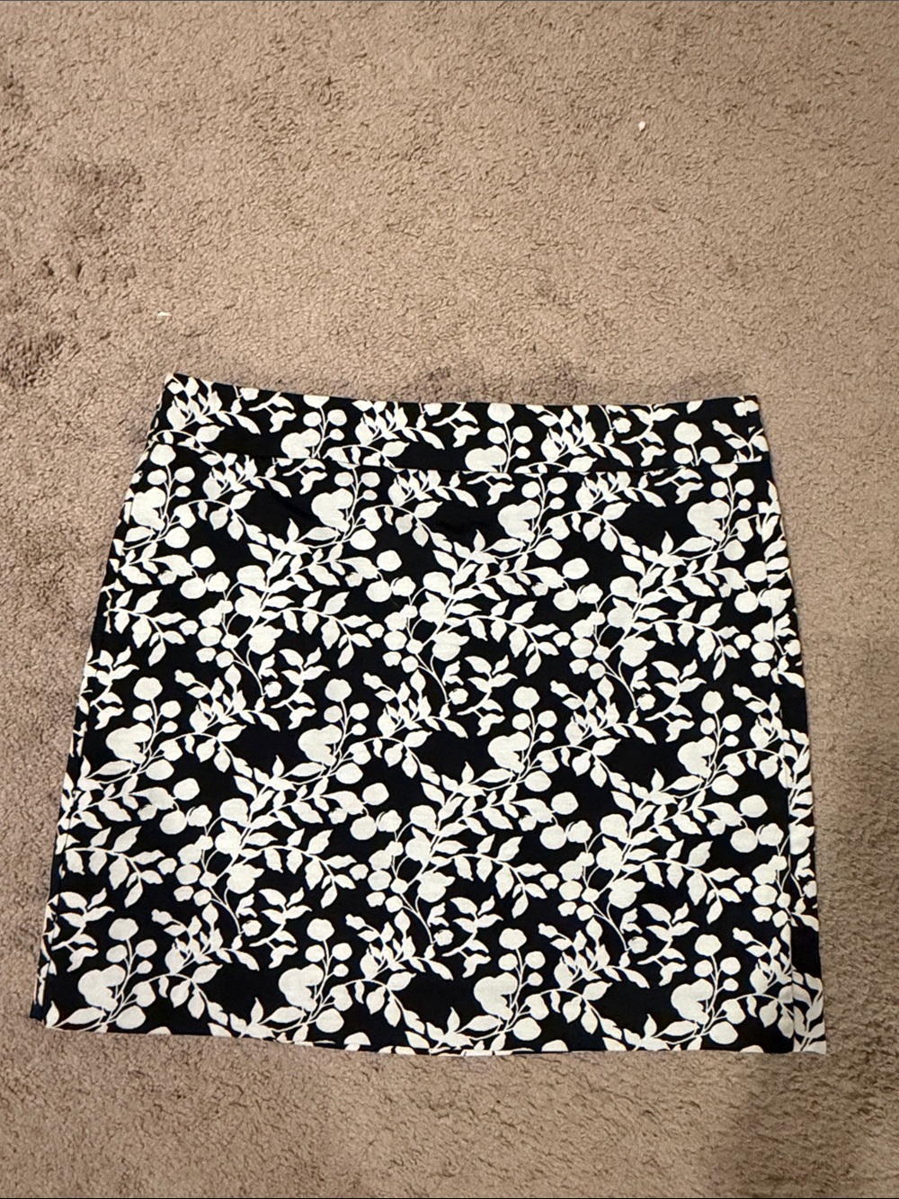 Loft Black & White Floral Print Pencil Skirt